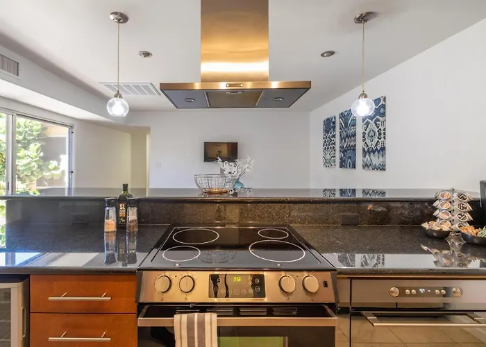 Orange Blossom Apartment *
