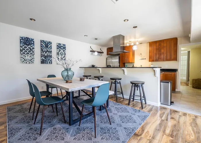 Apartment Orange Blossom