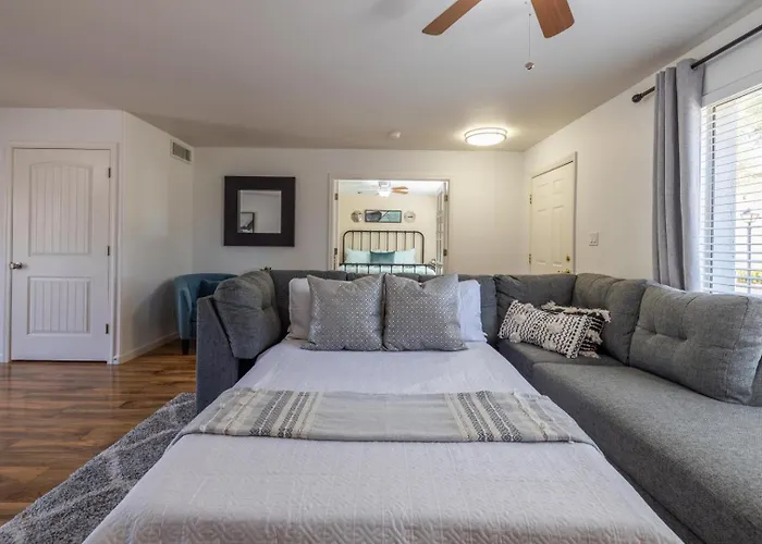 Orange Blossom Apartment *